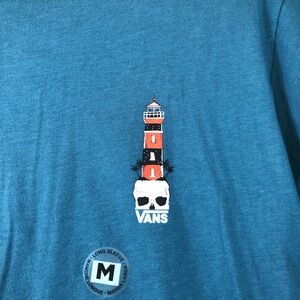 NWT vans classic fit long sleeve shirt.  This is a size medium (10-12)
